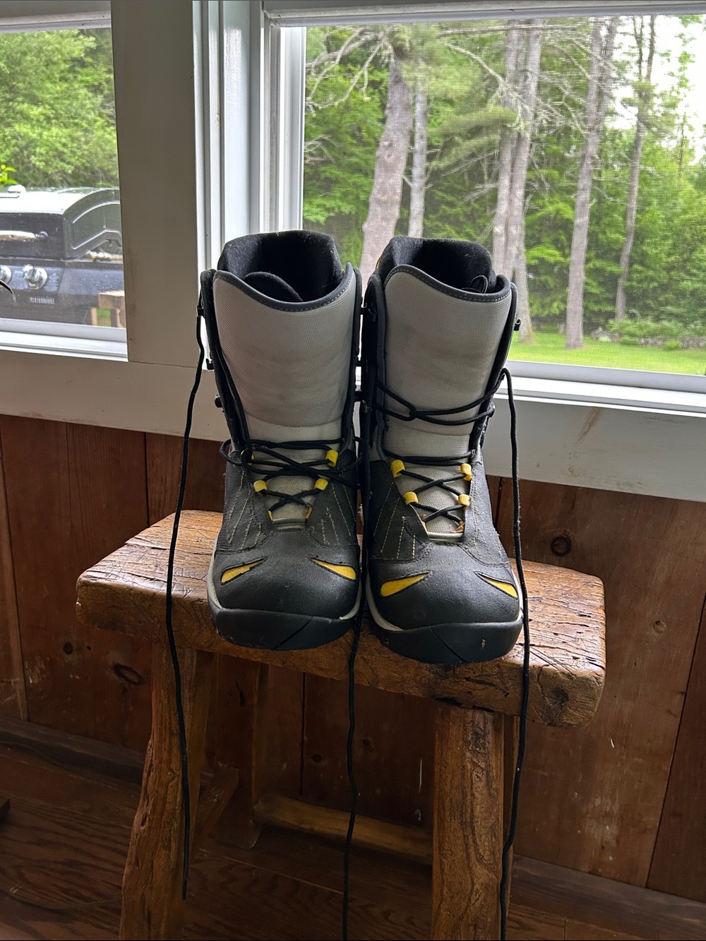 Men's Athletic Snowboard Boots - Gray and Black with Yellow Accents